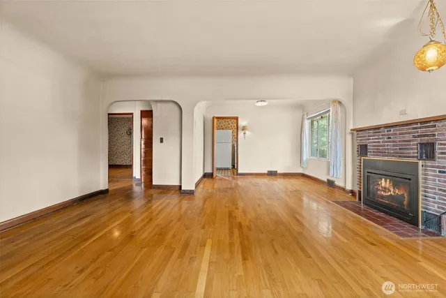 a view of an empty room and window