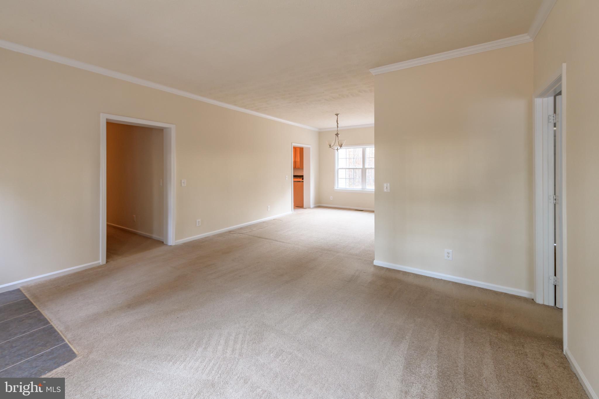 11409 Robins Ridge Road Unionville, VA 22567 - Photo 2 of 12 Living room & dining room