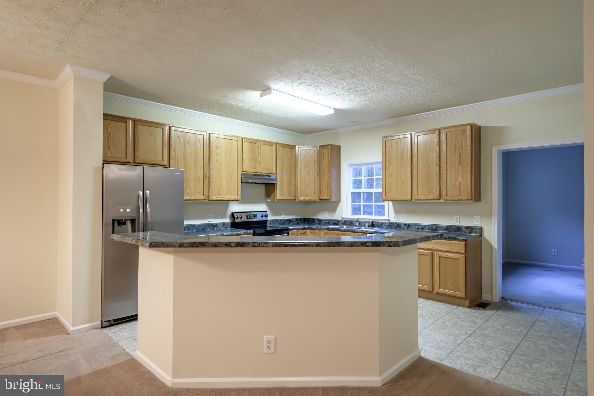 11409 Robins Ridge Road Unionville, VA 22567 - Photo 5 of 12 Breakfast bar