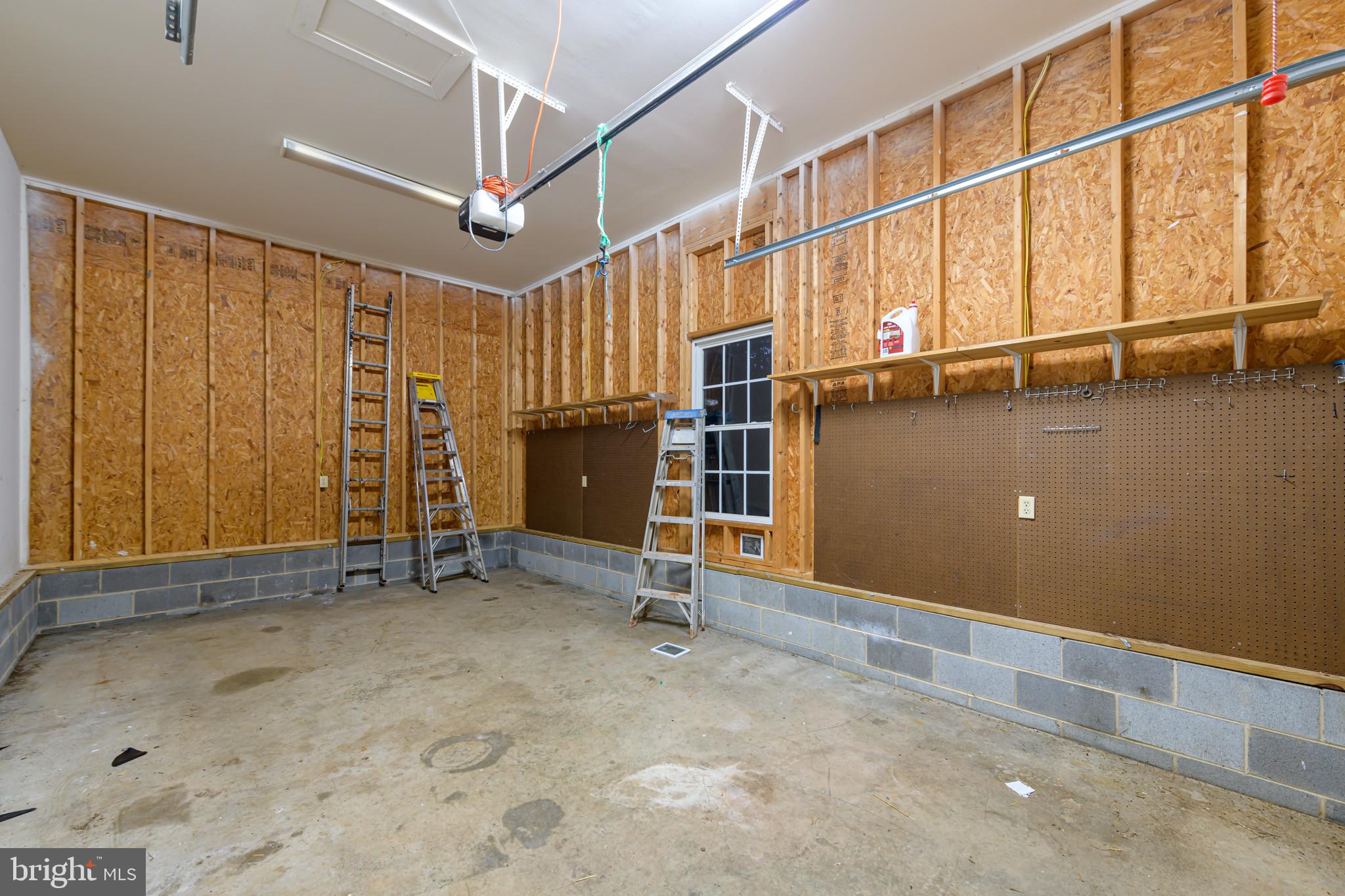 11409 Robins Ridge Road Unionville, VA 22567 - Photo 10 of 12 1 car garage