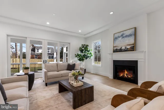 $3,249,000 | 629 North Lincoln Street, Arlington, VA 22201