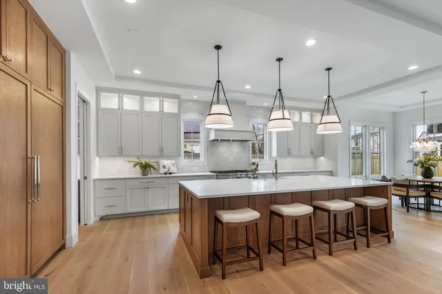 $3,249,000 | 629 North Lincoln Street, Arlington, VA 22201