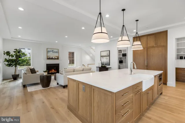 $3,249,000 | 629 North Lincoln Street, Arlington, VA 22201