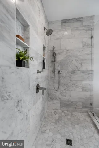 $3,249,000 | 629 North Lincoln Street, Arlington, VA 22201