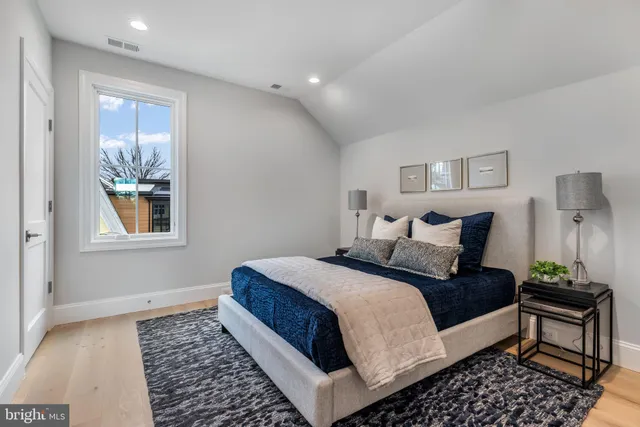 $3,249,000 | 629 North Lincoln Street, Arlington, VA 22201