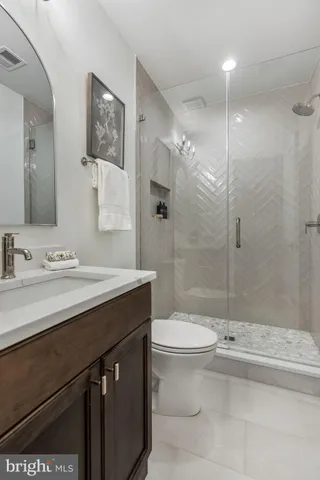 $3,249,000 | 629 North Lincoln Street, Arlington, VA 22201