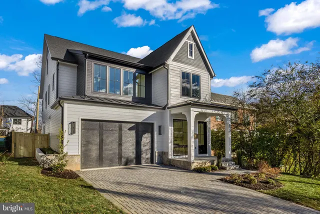 $3,249,000 | 629 North Lincoln Street, Arlington, VA 22201