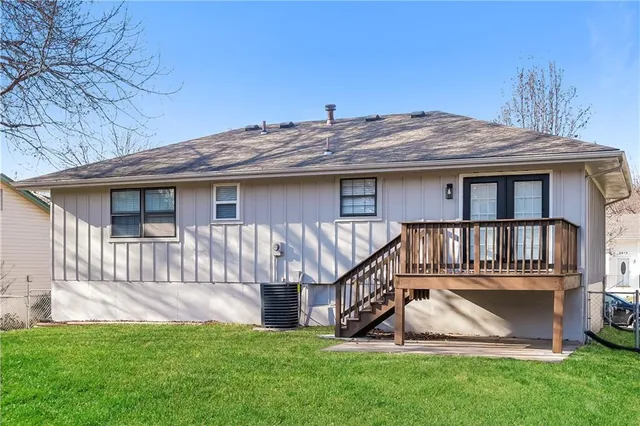 $1,945 | 1417 North Blue Mills Road, Independence, MO 64056