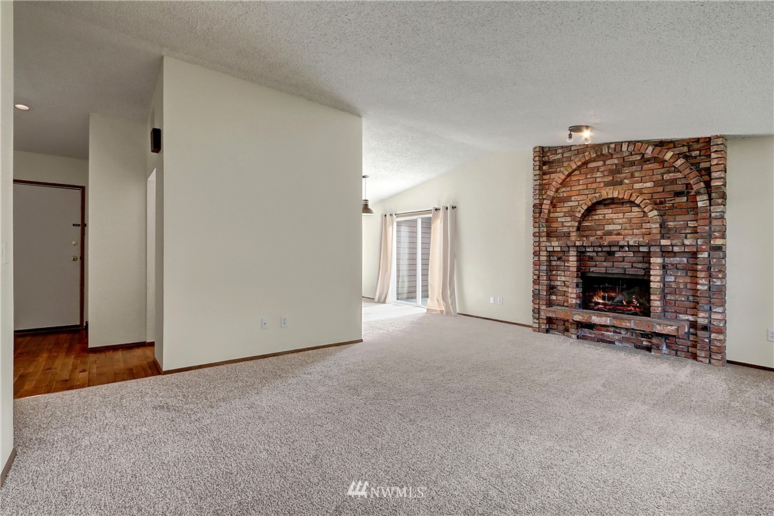 16658 127th Avenue Southeast Renton, WA 98058 - Photo 2 of 22 Gallery Image 2