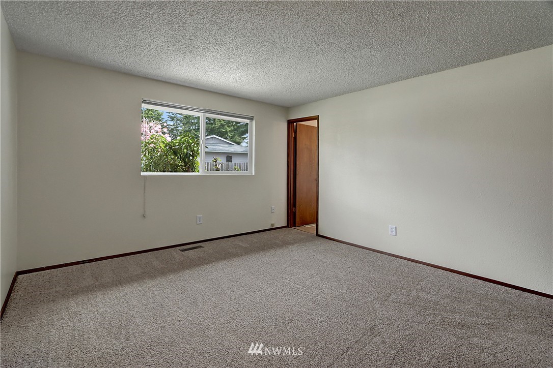 16658 127th Avenue Southeast Renton, WA 98058 - Photo 13 of 22 Gallery Image 13