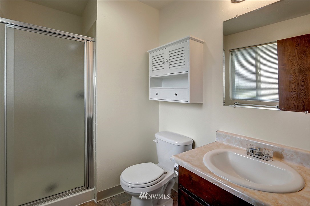 16658 127th Avenue Southeast Renton, WA 98058 - Photo 15 of 22 Gallery Image 15