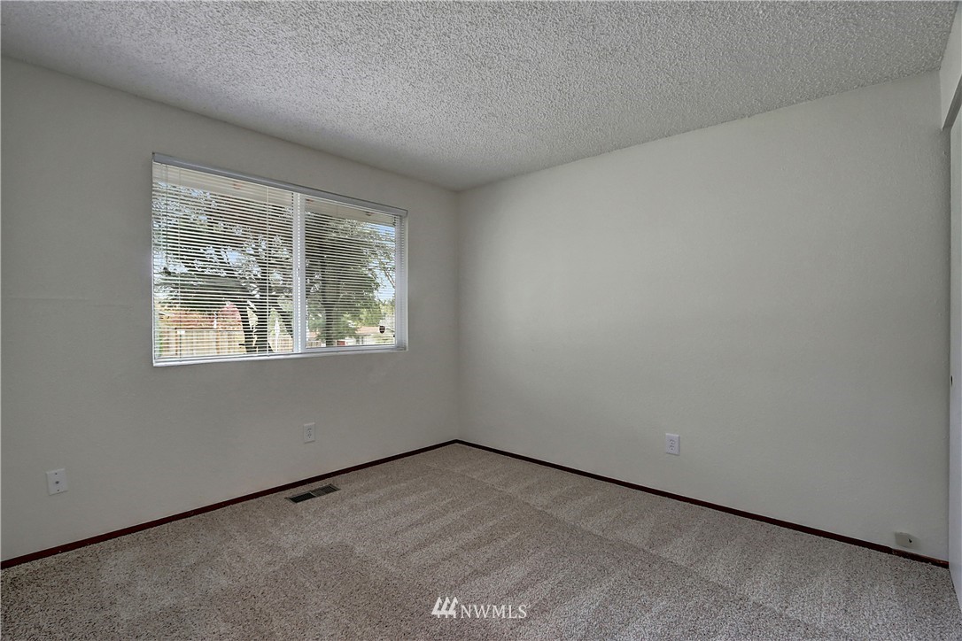16658 127th Avenue Southeast Renton, WA 98058 - Photo 17 of 22 Gallery Image 17