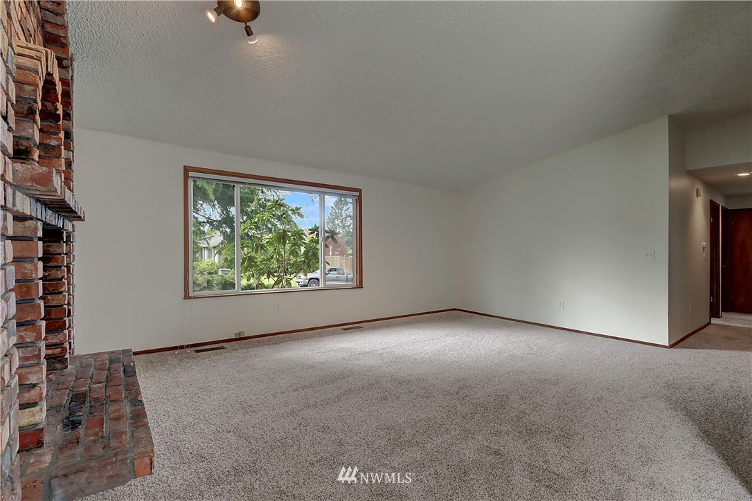 16658 127th Avenue Southeast Renton, WA 98058 - Photo 6 of 22 Gallery Image 6