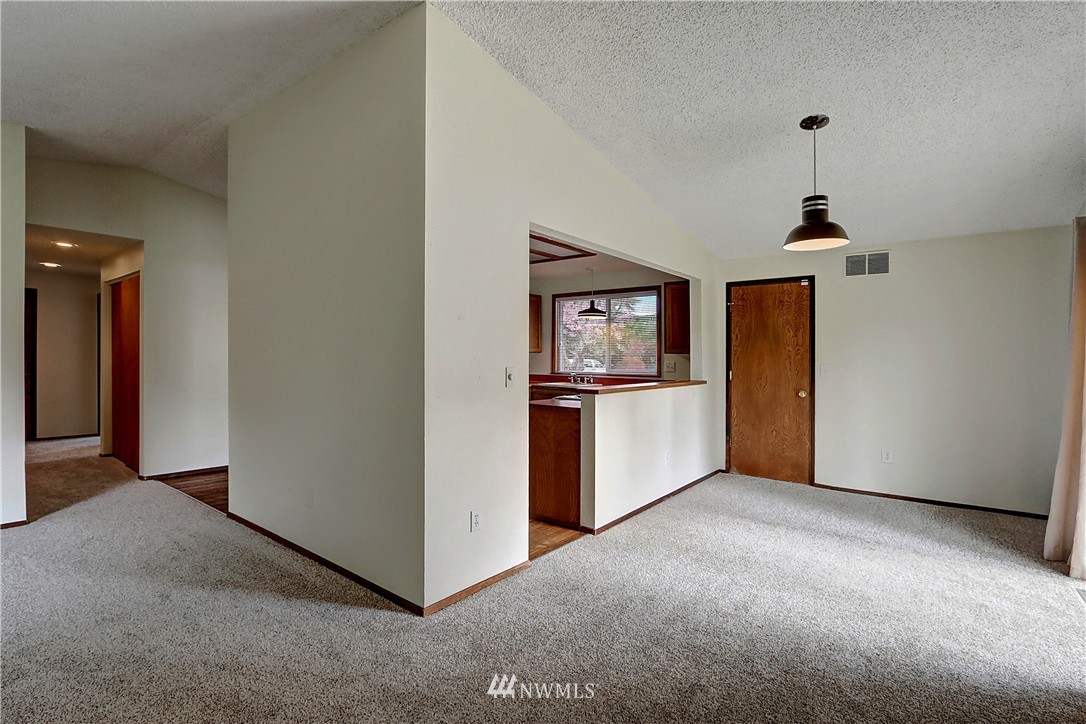 16658 127th Avenue Southeast Renton, WA 98058 - Photo 7 of 22 Gallery Image 7
