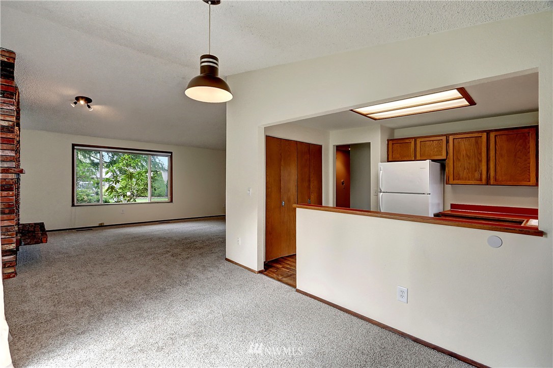 16658 127th Avenue Southeast Renton, WA 98058 - Photo 9 of 22 Gallery Image 9
