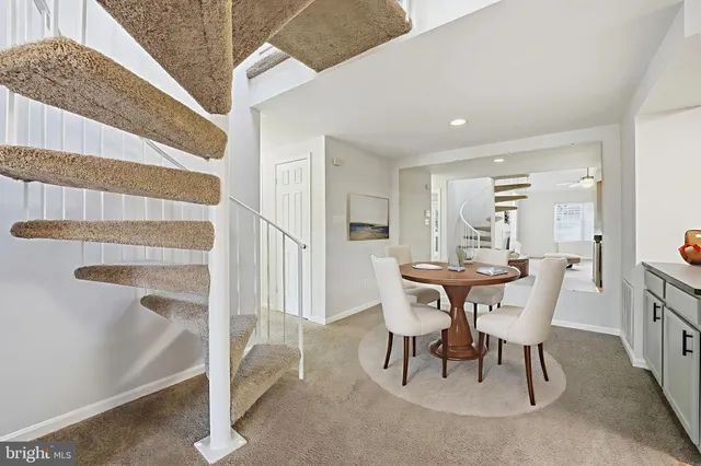 $400,000 | 6086 Essex House Square, Unit B, Alexandria, VA 22310