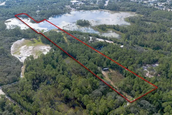 an aerial view of a yard