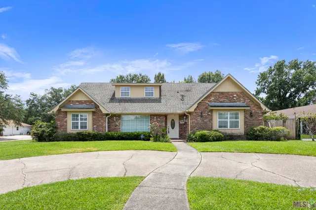 $380,000 | 12384 Goodwood Boulevard, Baton Rouge, LA 70815