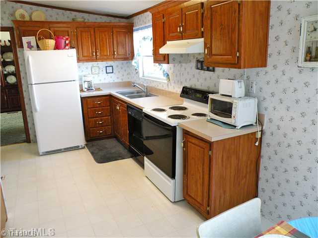 1488 Harris Road Walnut Cove, NC 27052 - Photo 4 of 16 Kitchen.