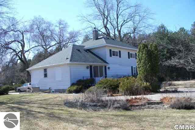 2426 North Pingree Road Alma, MI 48801 - Photo 5 of 8 1770389-4.JPG