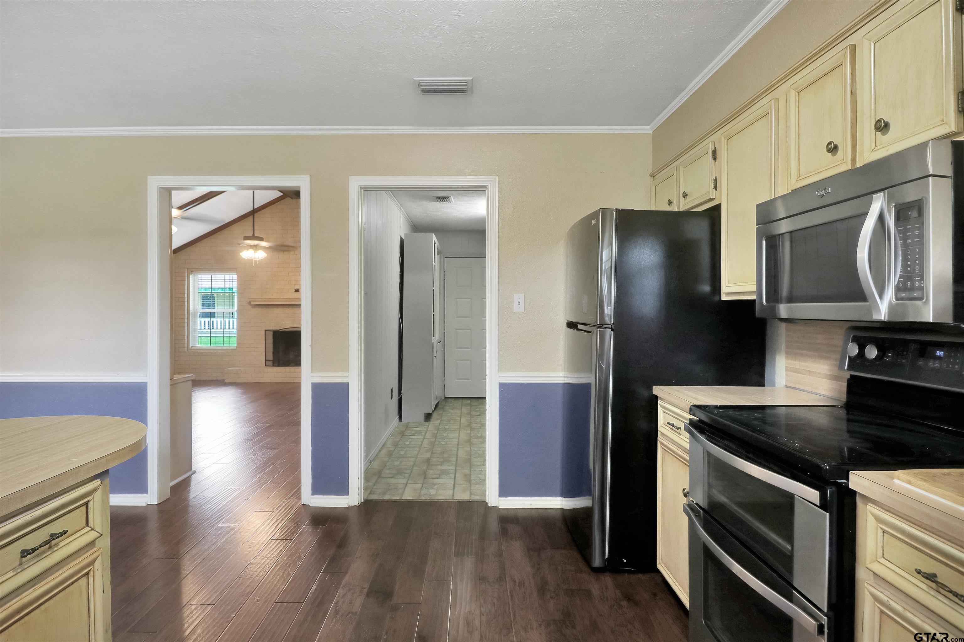 203 Nelson Rusk, TX 75785 - Photo 6 of 41