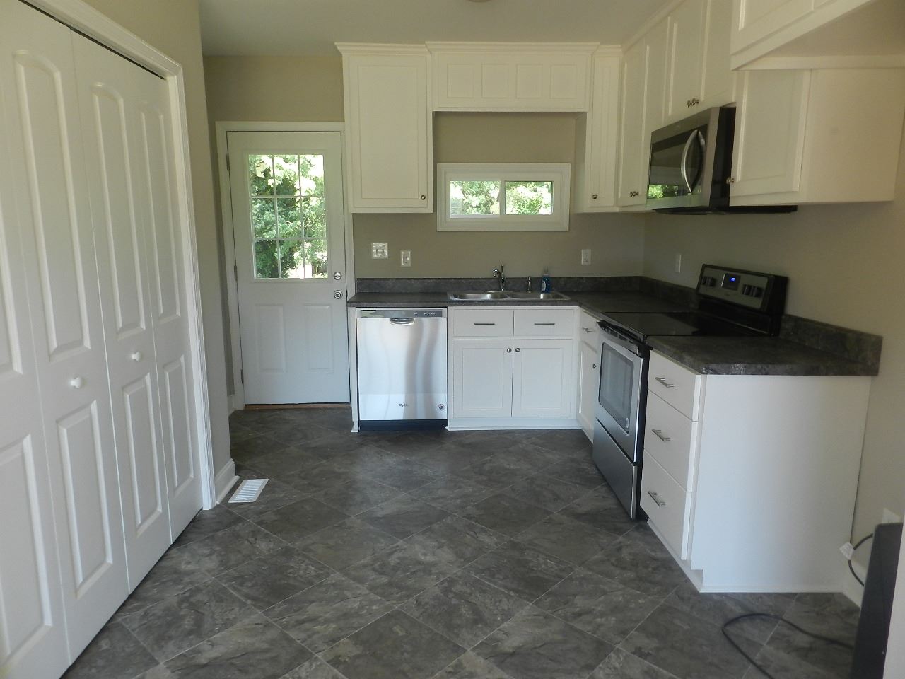 902 South Limestone Street Gaffney, SC 29340 - Photo 3 of 17 Gallery Image 3