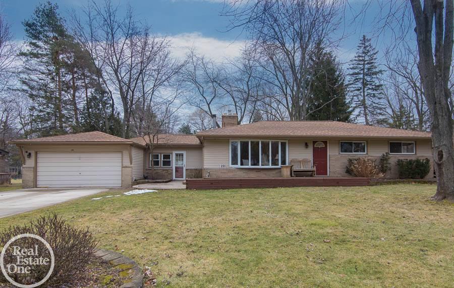 291 Maplehill Road Rochester Hills, MI 48306 - Photo 1 of 18