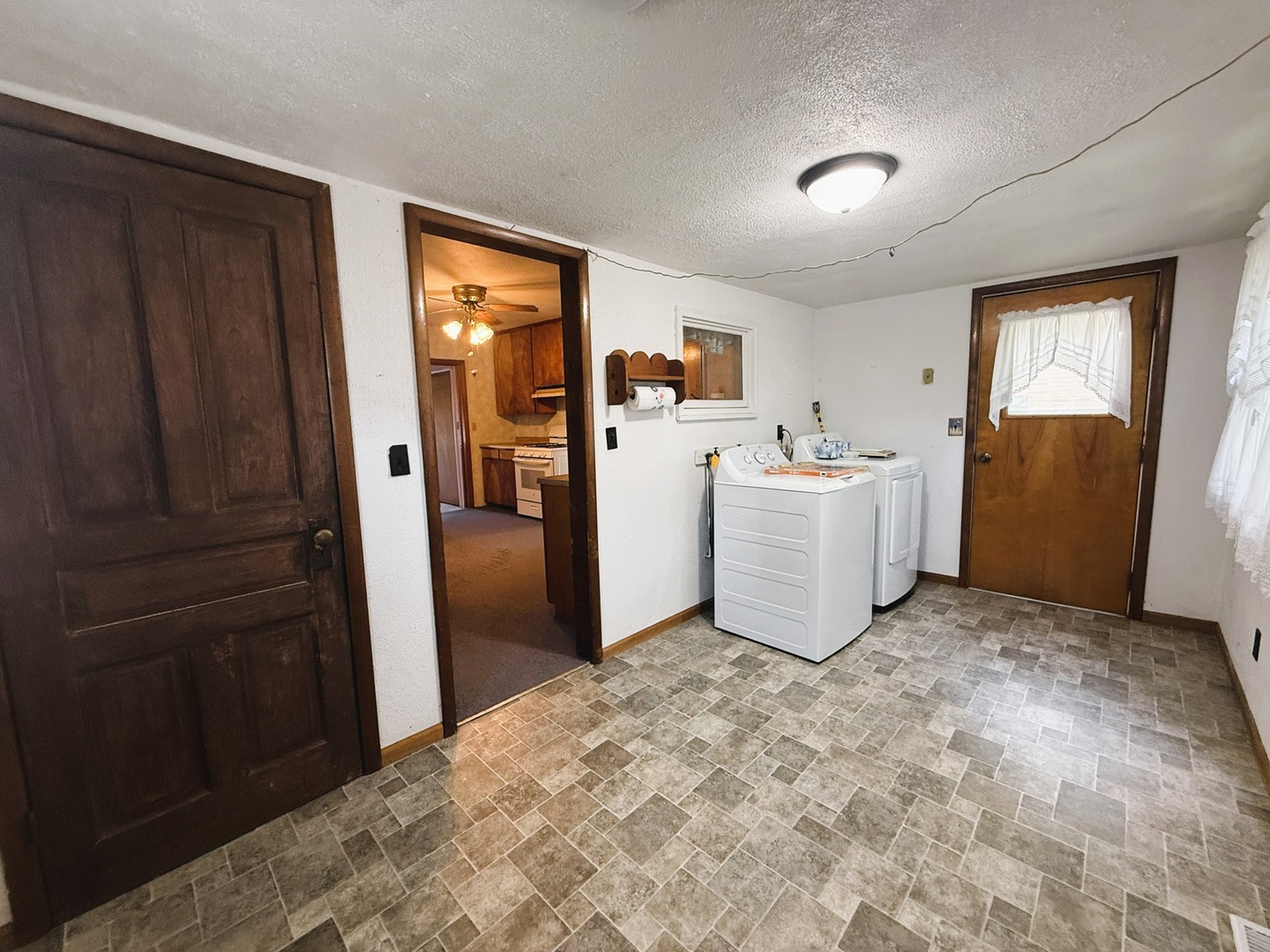 809 Inlet Avenue Dixon, IL 61021 - Photo 10 of 28 Gallery Image 10