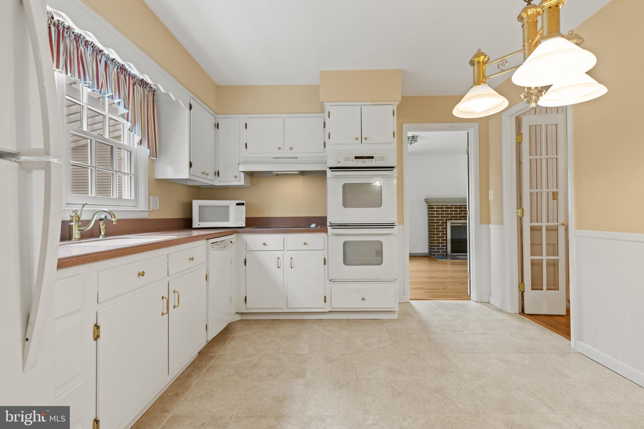 4401 Old Farm Road Baldwin, MD 21013 - Photo 11 of 43 Kitchen