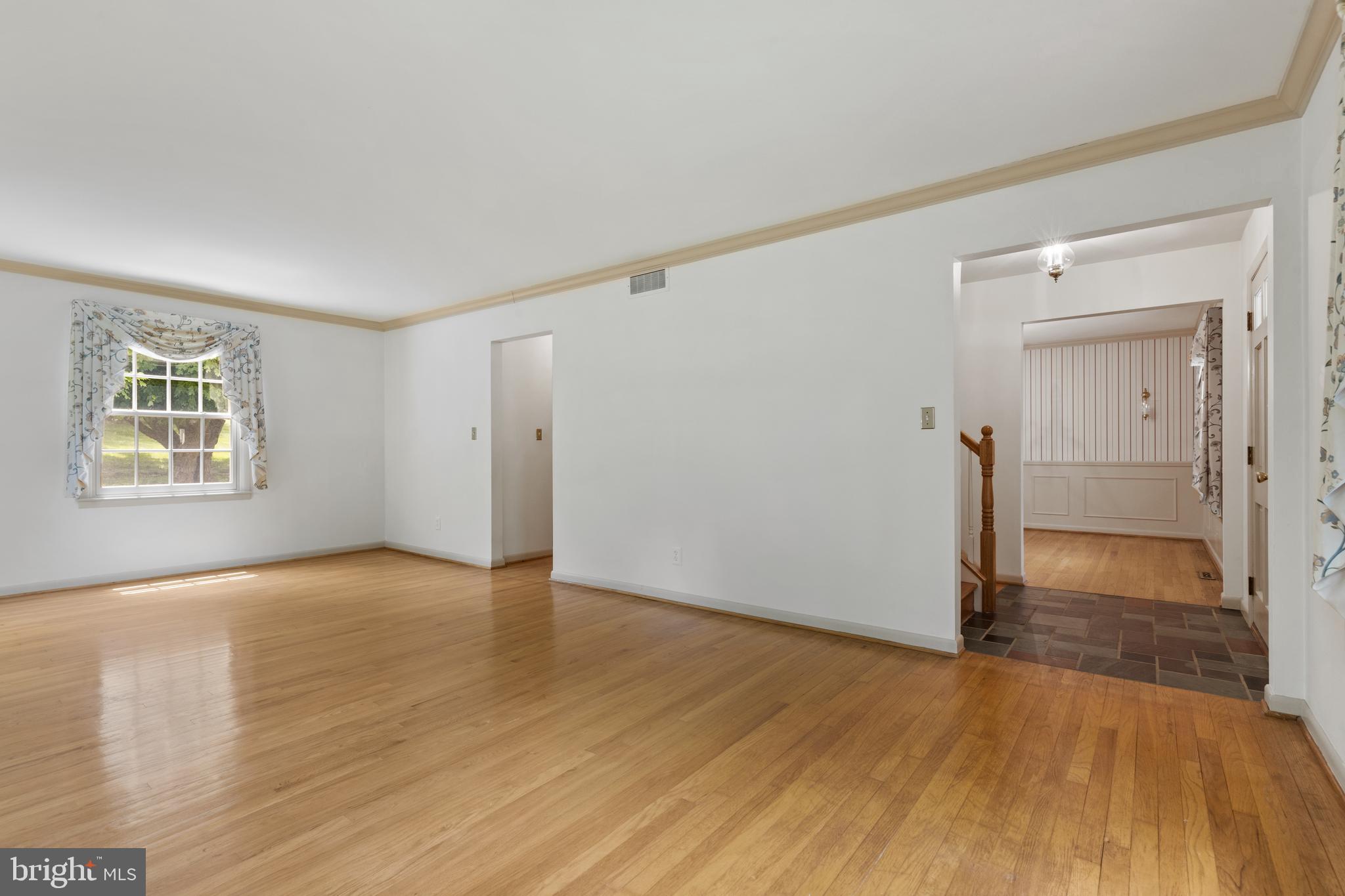 4401 Old Farm Road Baldwin, MD 21013 - Photo 4 of 43 Living room