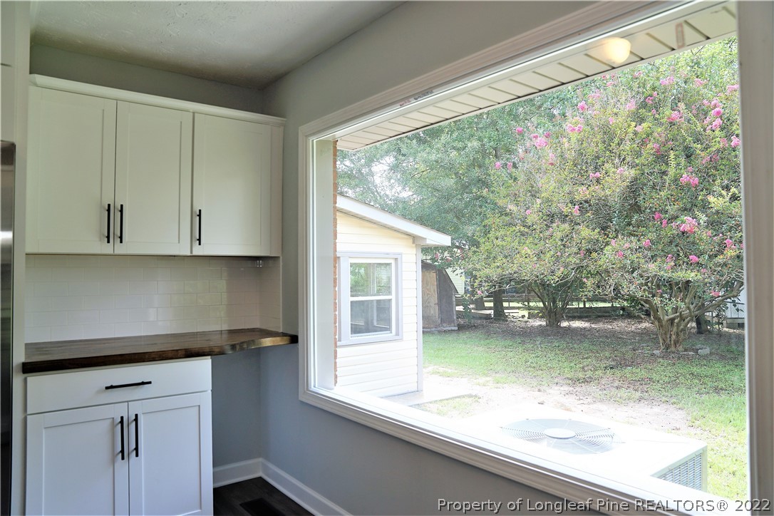 197 Paddle Wheel Road Fayetteville, NC 28314 - Photo 13 of 39 a kitchen with a large window