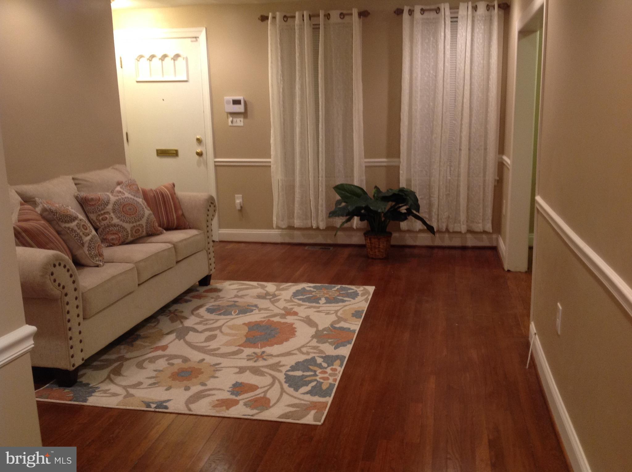4005 Annellen Road Baltimore, MD 21215 - Photo 2 of 30 Living Room