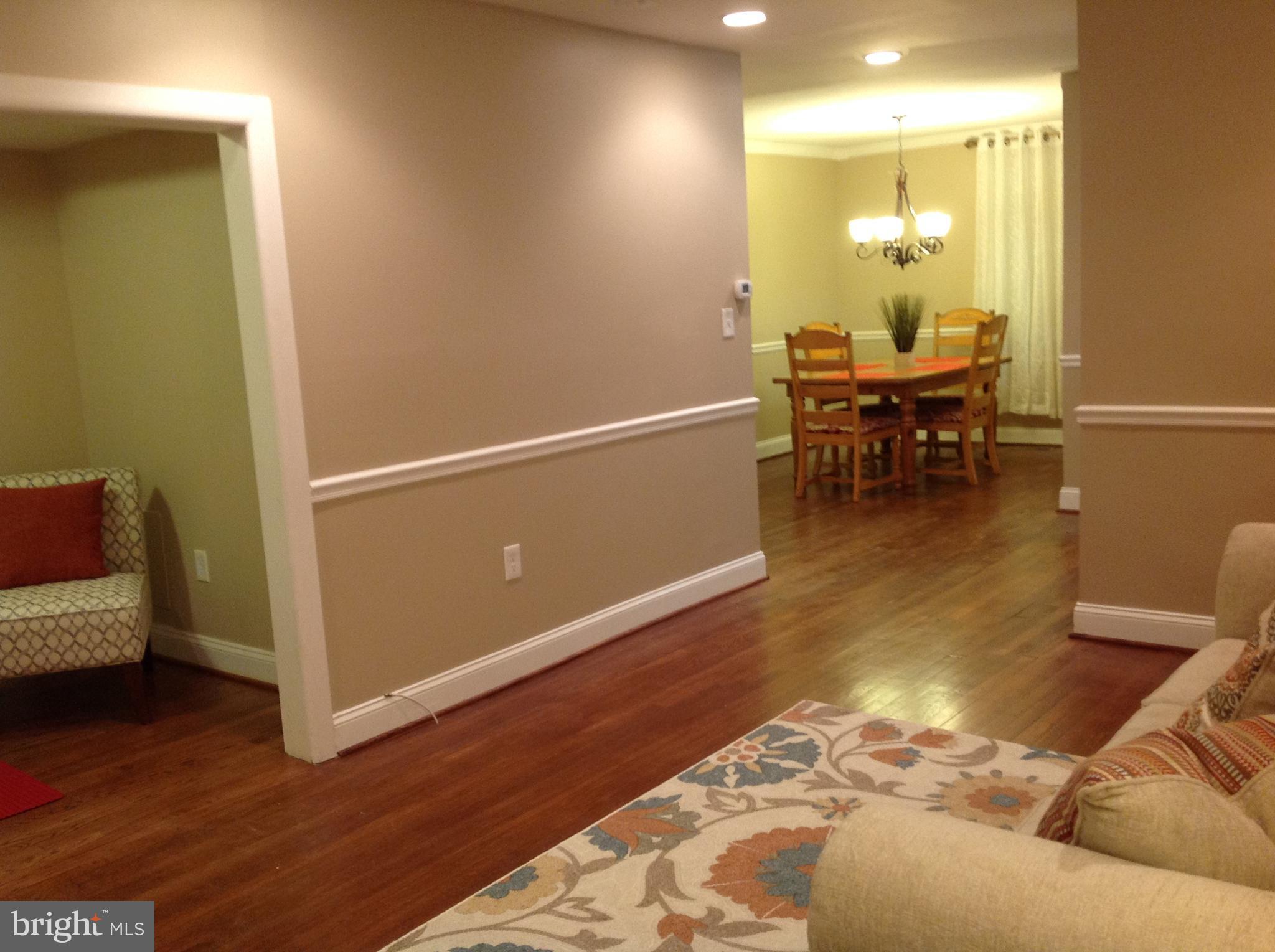 4005 Annellen Road Baltimore, MD 21215 - Photo 8 of 30 Living Room