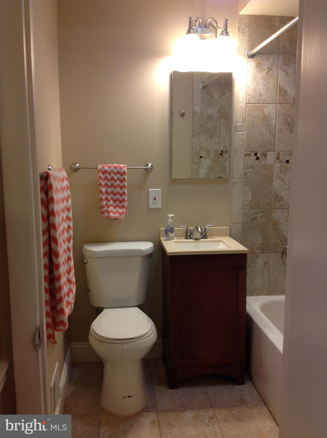 4005 Annellen Road Baltimore, MD 21215 - Photo 10 of 30 Bath