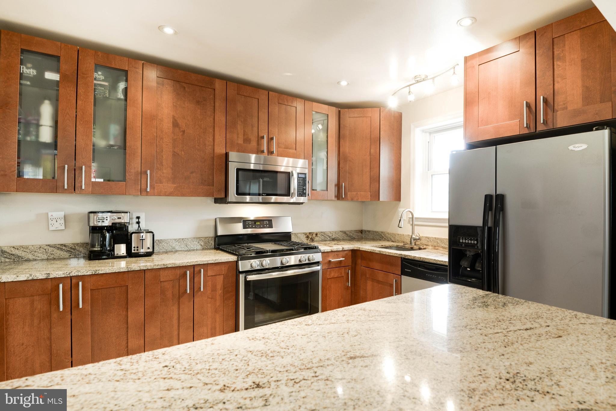 7505 Long Pine Drive Springfield, VA 22151 - Photo 22 of 63 BREAKFAST COUNTER