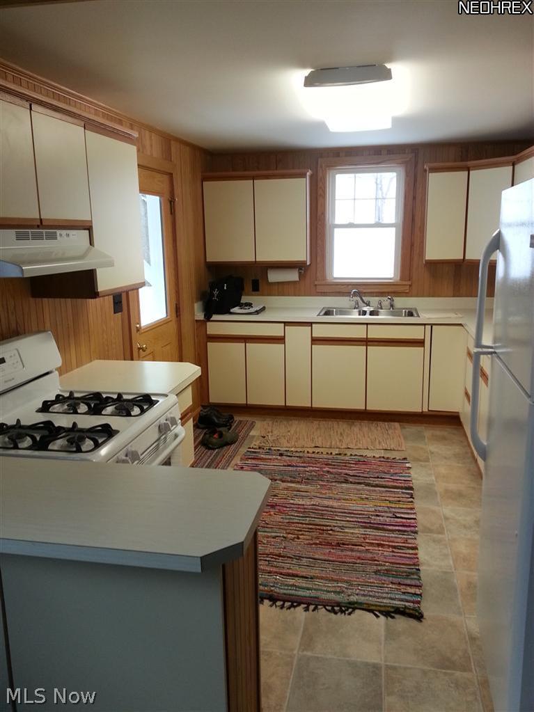 670 Gibbler Road Bolivar, OH 44612 - Photo 3 of 11