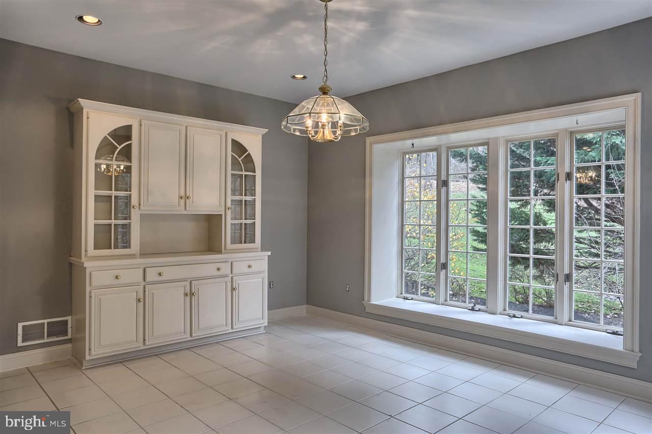 1250 Grantley Road York, PA 17403 - Photo 12 of 35 Gallery Image 12