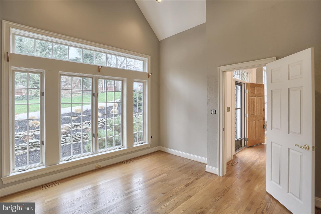 1250 Grantley Road York, PA 17403 - Photo 5 of 35 Gallery Image 5