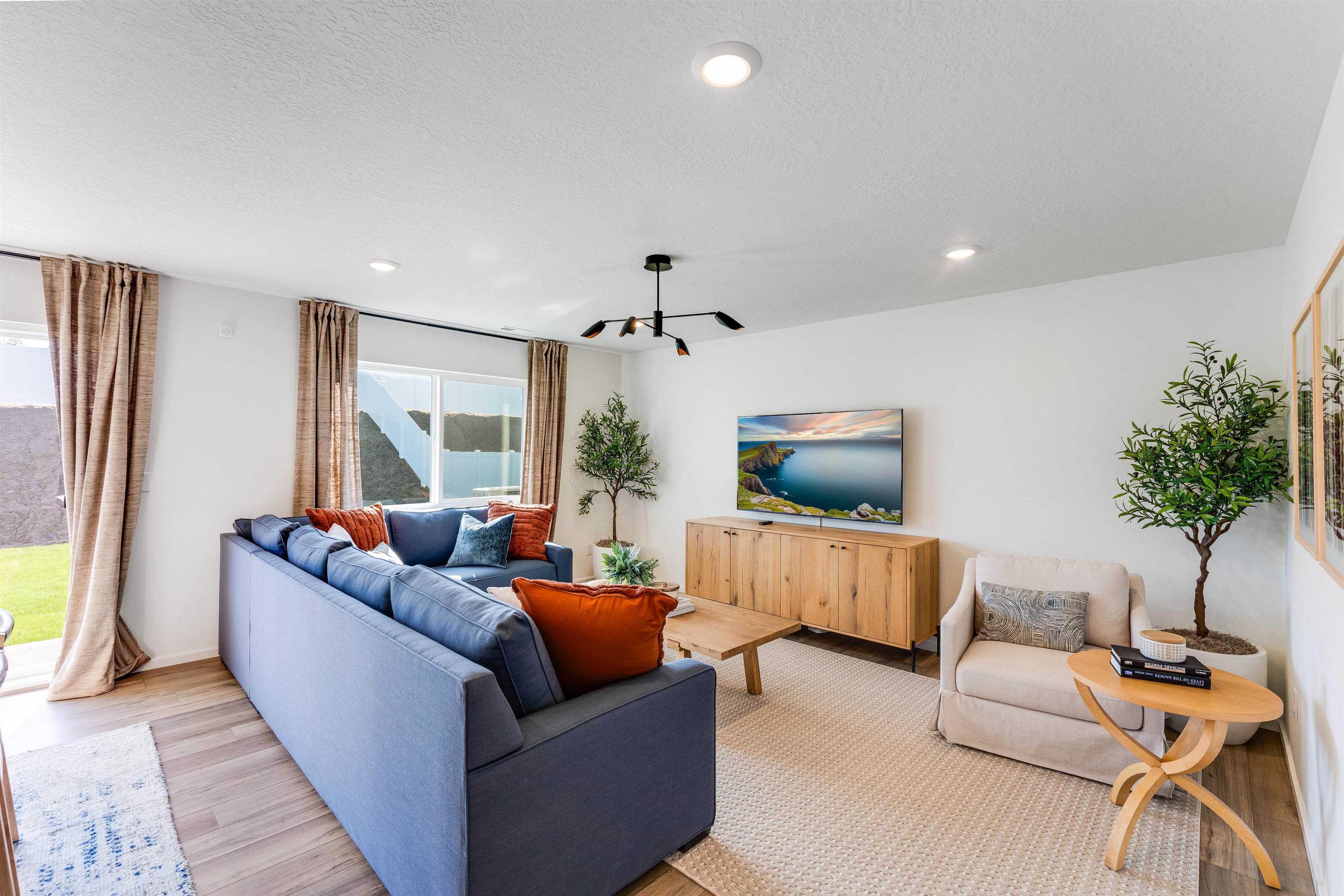 10806 North Beaverhead Road Spokane, WA 99208 - Photo 2 of 14