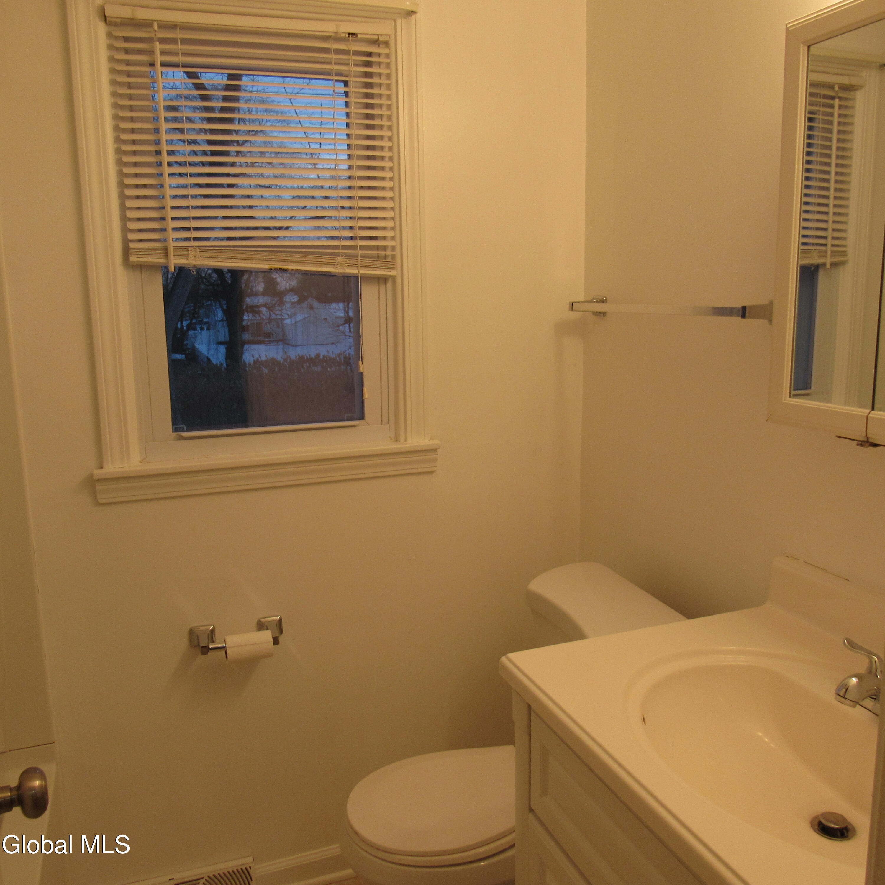 34 B Commodore Street Colonie, NY 12205 - Photo 18 of 23 IMG_1712