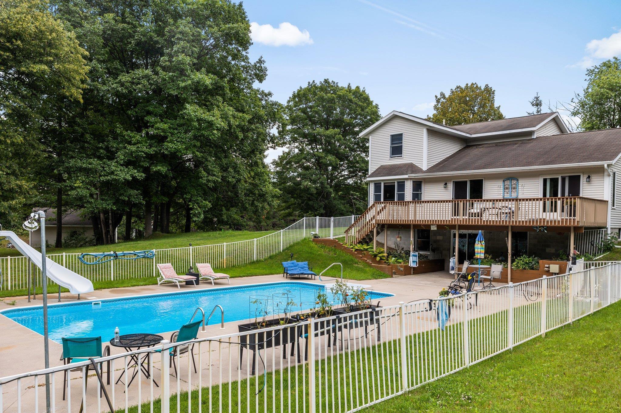 10006 Skiver Road Traverse City, MI 49685 - Photo 11 of 43 1914793-10.JPG