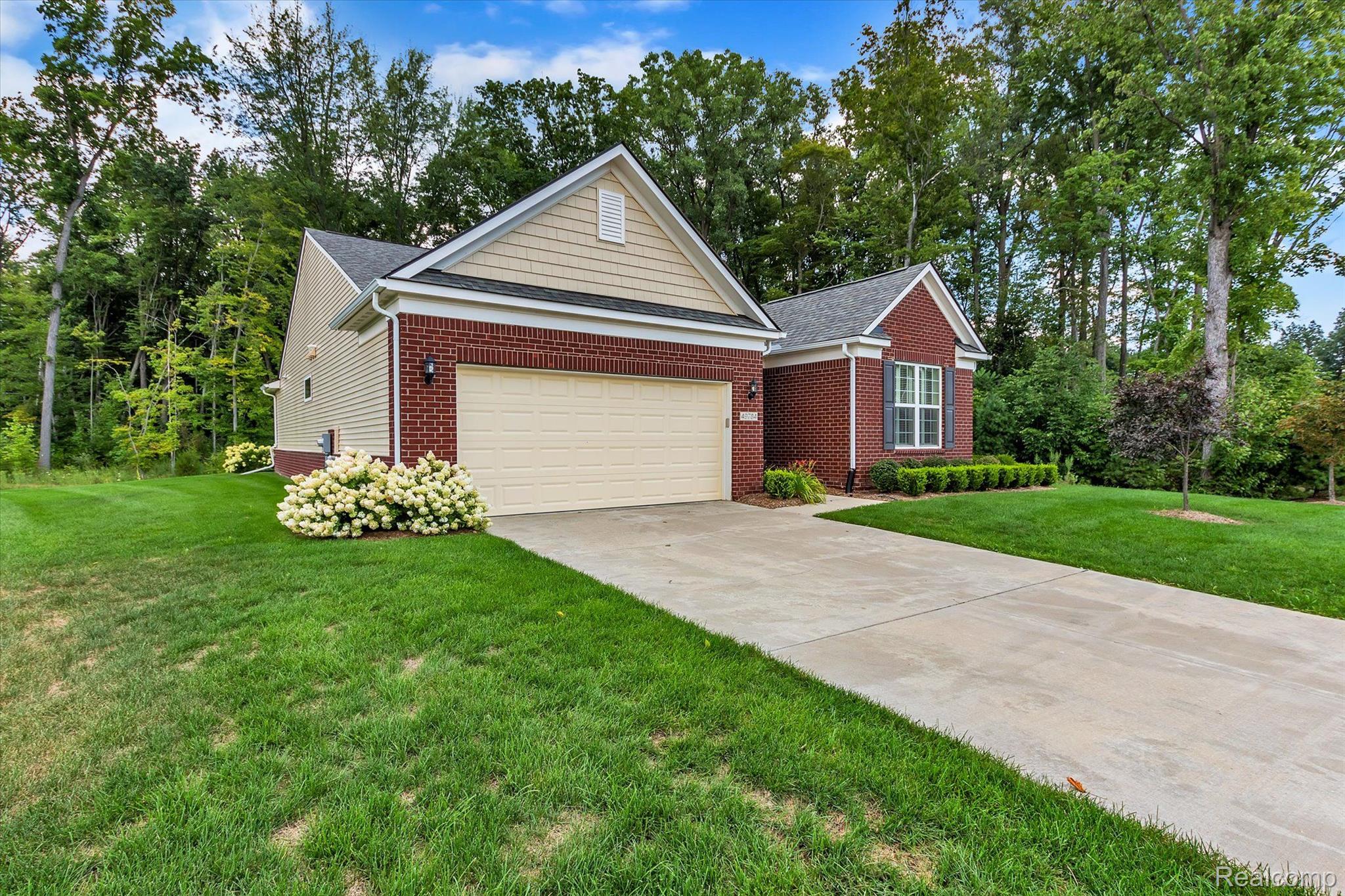 49784 Mapleton Road Canton, MI 48188 - Photo 2 of 33 Gallery Image 2