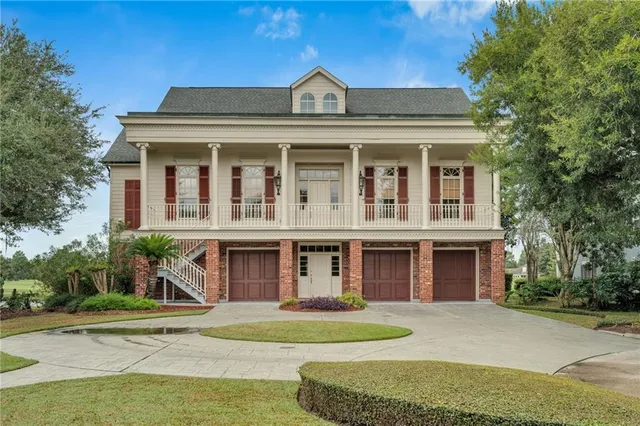 $965,000 | 7 Golf Villa Drive, New Orleans, LA 70131