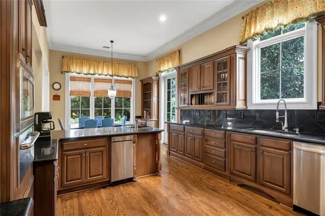 $965,000 | 7 Golf Villa Drive, New Orleans, LA 70131