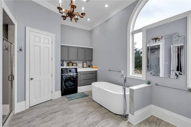 $965,000 | 7 Golf Villa Drive, New Orleans, LA 70131