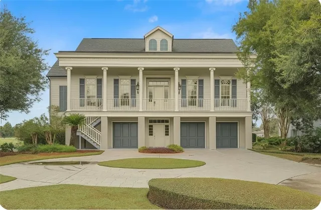 $965,000 | 7 Golf Villa Drive, New Orleans, LA 70131