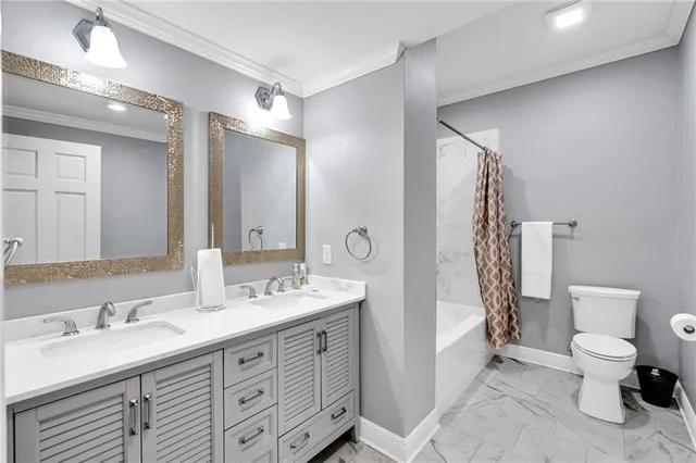 $965,000 | 7 Golf Villa Drive, New Orleans, LA 70131