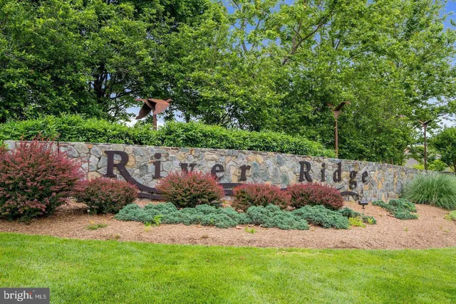 $574,900 | 12221 Seaford Court, Woodbridge, VA 22192