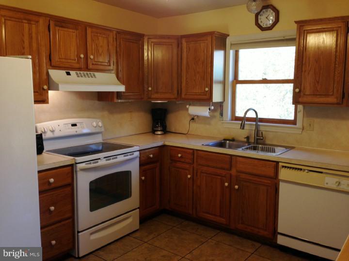 19 Oak Road Kirkwood, PA 17536 - Photo 7 of 25