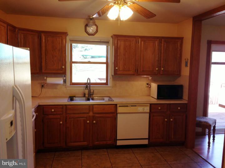 19 Oak Road Kirkwood, PA 17536 - Photo 9 of 25